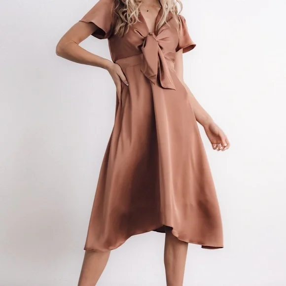 white dress long sleeve White Fitted Long Sleeve Gown